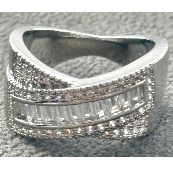 Jewelry - Ring Silver Tone Cubic Zirconia Baguette Crossover Statement Style New 7